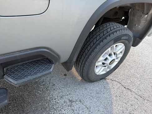 Used 2025 Chevrolet Silverado 2500 LT w/ Convenience Package image 13