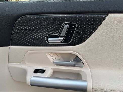 Certified 2025 Mercedes-Benz GLA 250 image 20