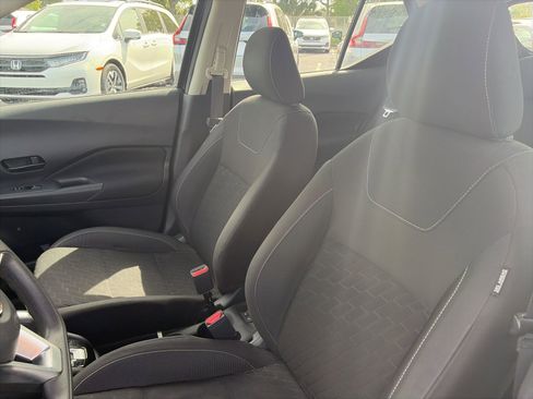 Used 2021 Nissan Kicks S image 10