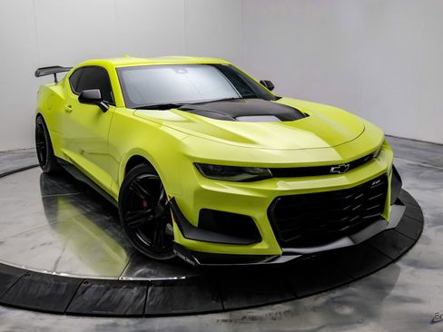 Used 2021 Chevrolet Camaro ZL1 image 20