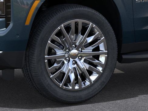 New 2026 Chevrolet Suburban Premier w/ Sun And Tow Package AWD/4WD image 10