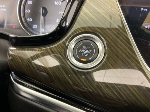Used 2020 Cadillac XT6 Premium Luxury w/ Platinum Package AWD/4WD image 18