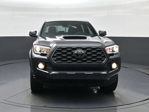 Used 2020 Toyota Tacoma TRD Sport RWD image 3