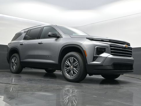 New 2026 Chevrolet Traverse LT w/ Driver Confidence Package FWD image 40