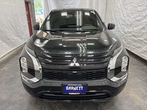 Used 2023 Mitsubishi Outlander SE Black Edition AWD/4WD image 5
