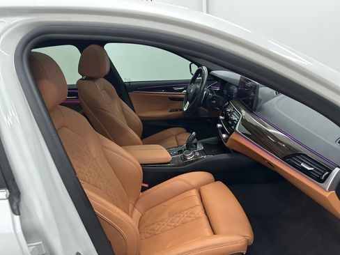 Used 2021 BMW 540i w/ Premium Package image 29