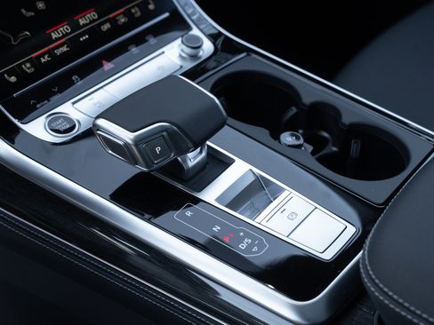 New 2026 Audi Q8 Premium Plus image 17