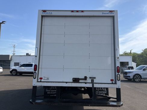Used 2018 Chevrolet Express 3500 Extended w/ Power Convenience Package RWD image 4
