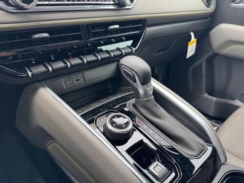 New 2026 Chevrolet Colorado ZR2 w/ ZR2 Bison Edition AWD/4WD image 17