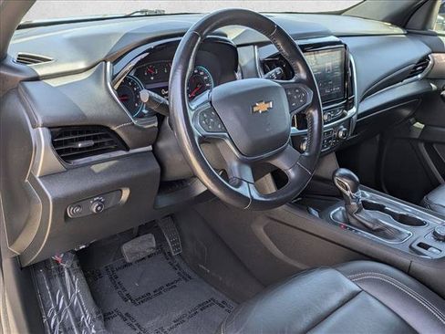 Used 2022 Chevrolet Traverse LT FWD image 10