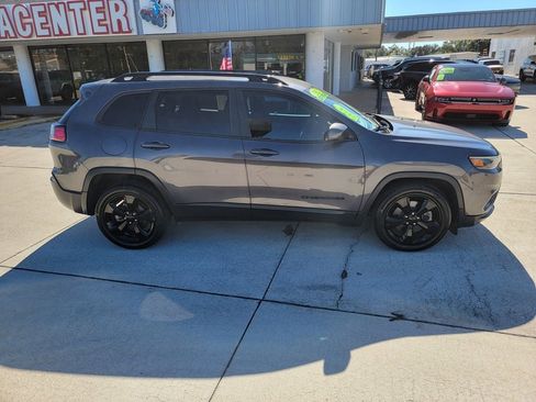 Used 2021 Jeep Cherokee Latitude Plus image 6