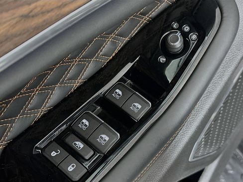 Used 2023 Jeep Grand Cherokee L Summit w/ Advanced Protech Group IV image 18