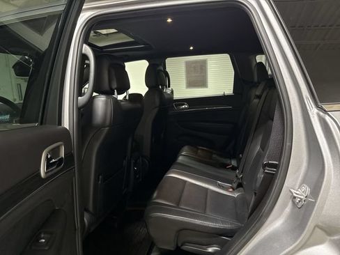Used 2019 Jeep Grand Cherokee Limited w/ Trailer Tow Group IV AWD/4WD image 24