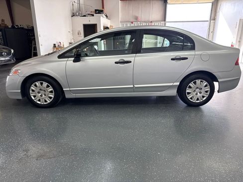Used 2010 Honda Civic DX-VP image 7