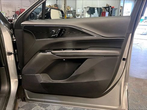 Used 2024 Cadillac Lyriq Luxury RWD image 25