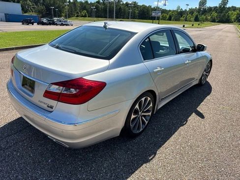 Used 2013 Hyundai Genesis 5.0 R-Spec RWD image 5