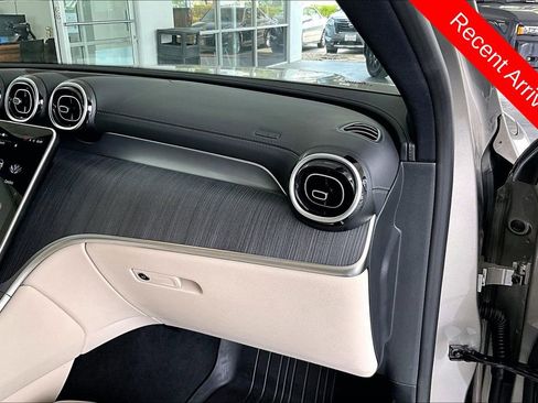 Used 2024 Mercedes-Benz GLC 300 image 26