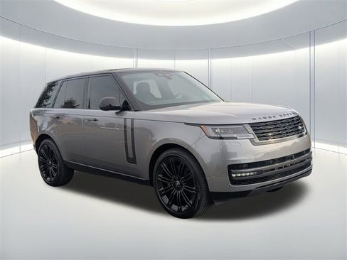 Used 2024 Land Rover Range Rover SE image 4
