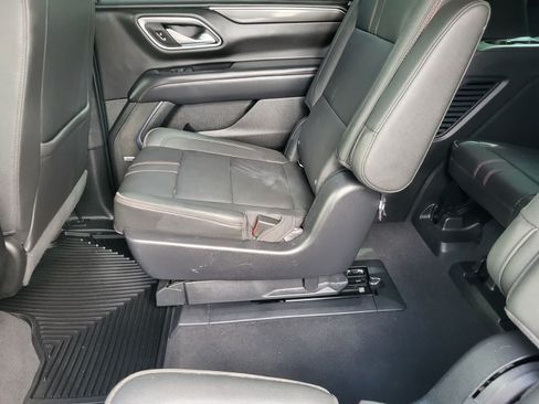 Used 2022 Chevrolet Tahoe RST w/ Luxury Package AWD/4WD image 31