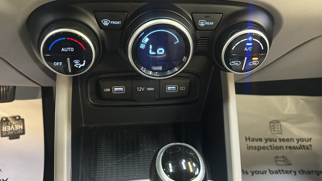 Used 2022 Hyundai Venue SEL w/ Cargo Package FWD image 22