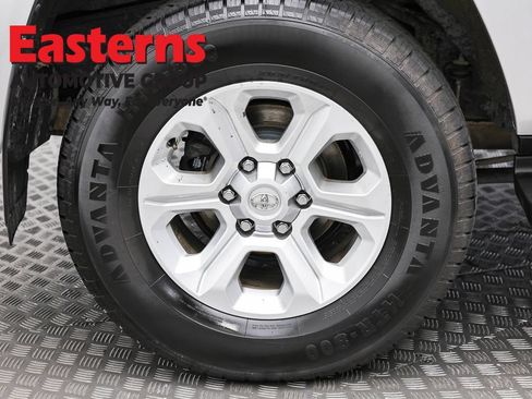Used 2024 Toyota 4Runner SR5 AWD/4WD image 26