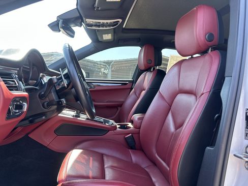 Used 2023 Porsche Macan S AWD/4WD image 13