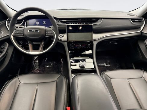 Used 2023 Jeep Grand Cherokee Limited image 14