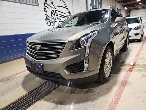 Used 2019 Cadillac XT5 Base image 1