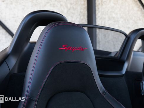 Used 2022 Porsche 718 Boxster Spyder RWD image 41