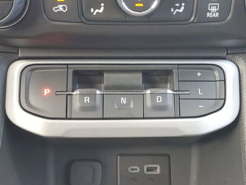 Certified 2023 GMC Acadia SLE w/ Driver Convenience Package image 33