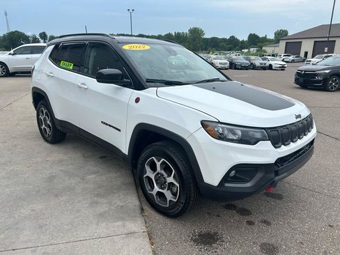 Used 2022 Jeep Compass Trailhawk AWD/4WD image 2
