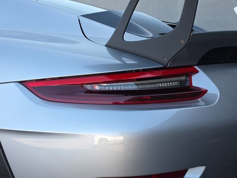 Used 2018 Porsche 911 GT2 RS image 13