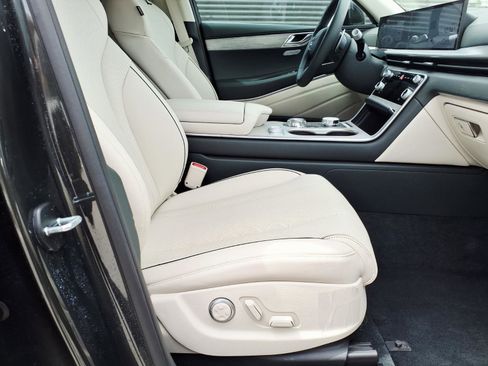 Certified 2026 Genesis GV80 2.5T Prestige AWD/4WD image 11