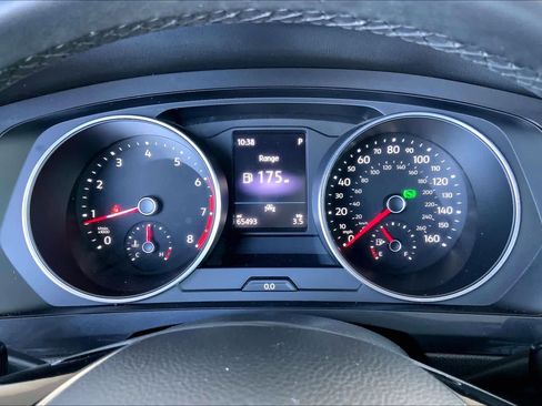 Used 2020 Volkswagen Tiguan SE image 25