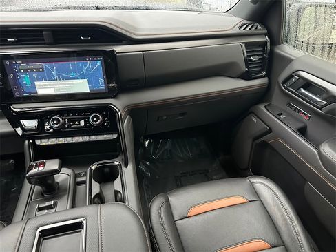 Used 2022 GMC Sierra 1500 AT4 w/ AT4 Premium Package image 19