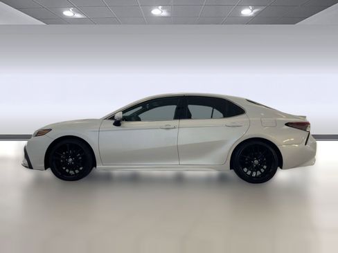 Used 2021 Toyota Camry XSE image 2