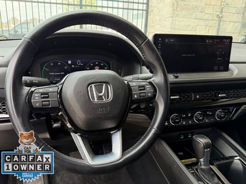 Used 2024 Honda Accord Touring image 11