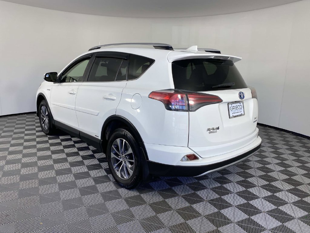 Used 2016 Toyota RAV4 XLE AWD/4WD image 6