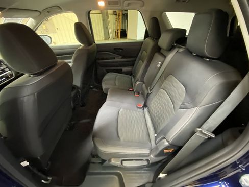 Used 2025 Nissan Pathfinder SV AWD/4WD image 24