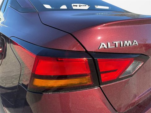 Certified 2025 Nissan Altima 2.5 SV image 19