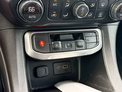 Used 2020 GMC Acadia SLE w/ Driver Convenience Package FWD image 23