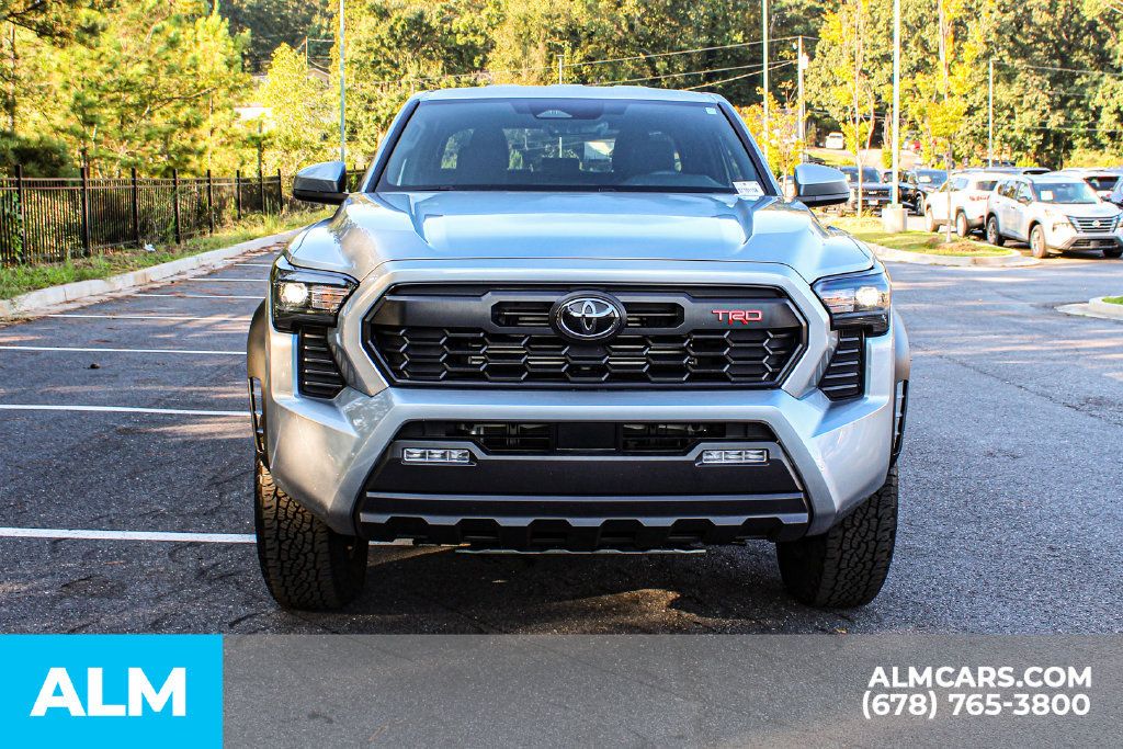 Used 2025 Toyota Tacoma TRD Off-Road AWD/4WD image 9