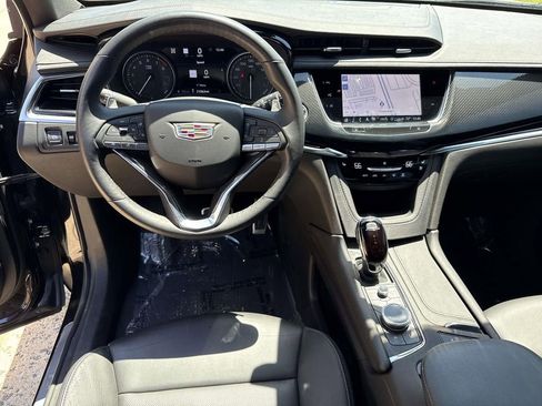 Used 2023 Cadillac XT6 Sport w/ Technology Package AWD/4WD image 31