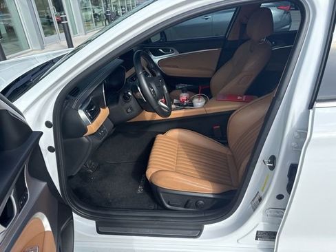 Used 2022 Genesis G70 3.3T image 4