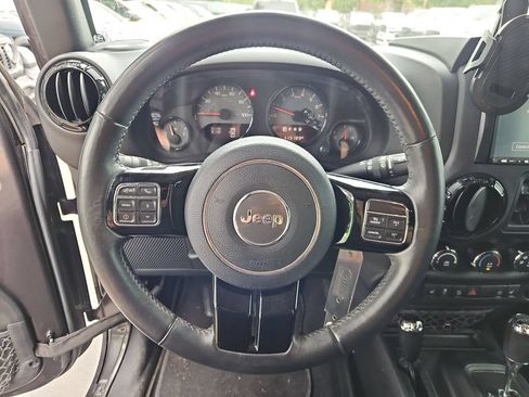 Certified 2017 Jeep Wrangler Unlimited Sahara AWD/4WD image 18