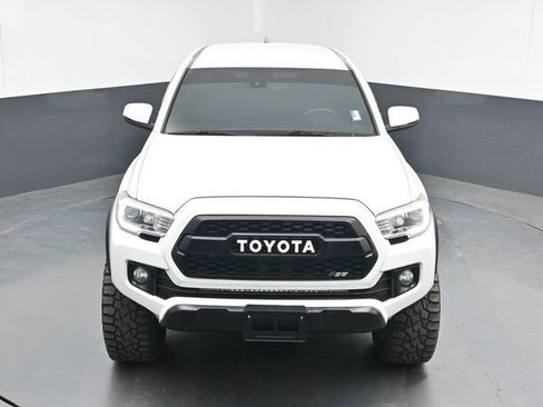 Used 2019 Toyota Tacoma TRD Off-Road w/ Technology Package AWD/4WD image 32