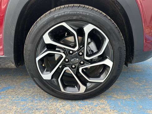 Used 2025 Chevrolet Trax RS w/ Driver Confidence Package image 42