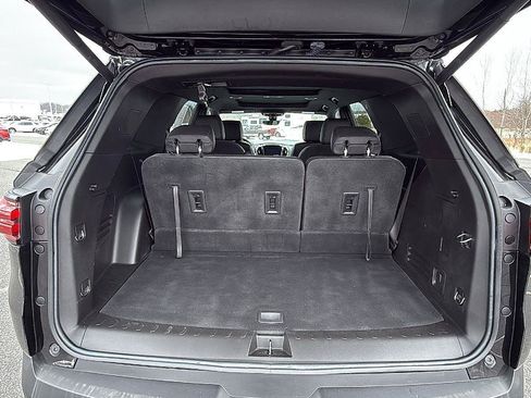Used 2023 Chevrolet Traverse RS w/ LPO, Cargo Package AWD/4WD image 22