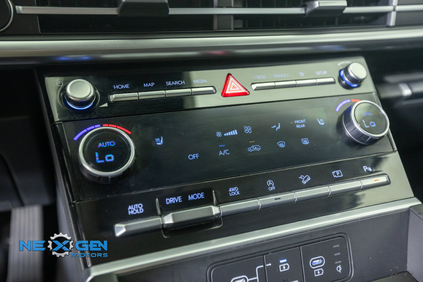 Used 2025 Hyundai Santa Fe XRT AWD/4WD image 23