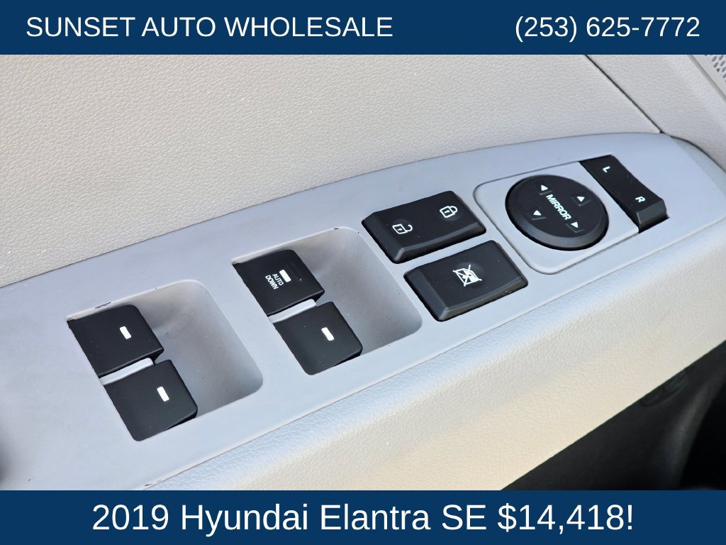 Used 2019 Hyundai Elantra SE FWD image 22